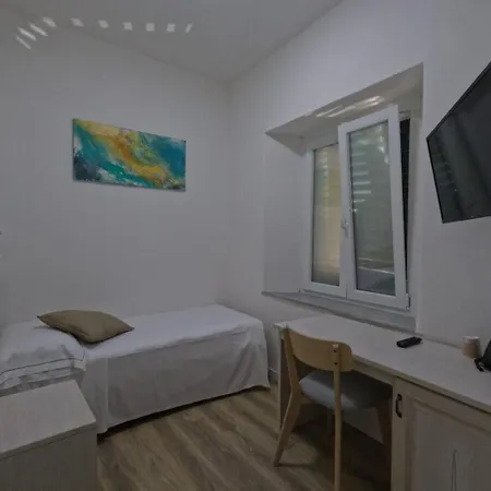 Week End Ξενοδοχείο 3*