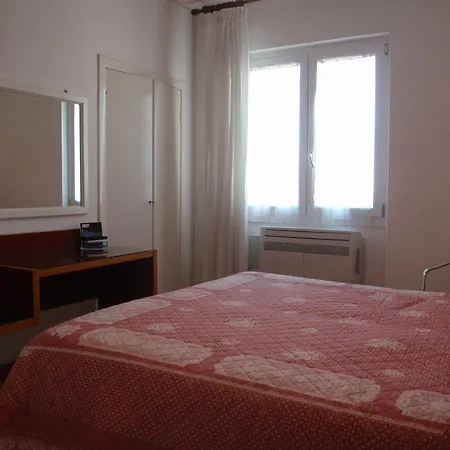 Hotel Week End Porto Santo Stefano (Grosseto)